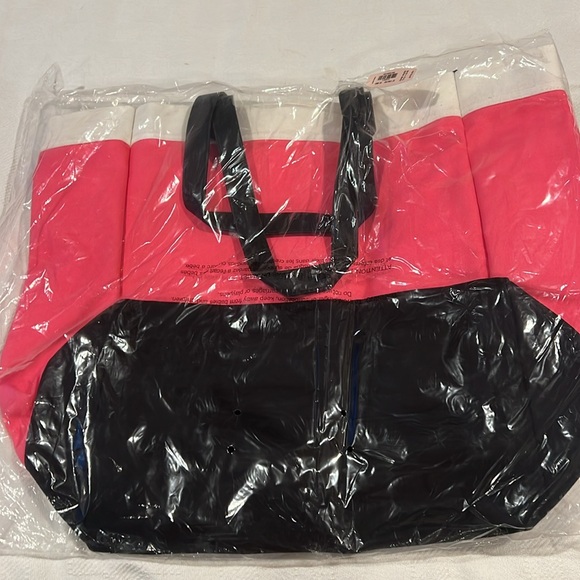 NWT Victoria’s Secret large tote bag - Picture 2 of 3